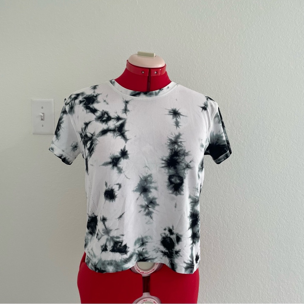 Lululemon Tie-Dye Women's Top - Black and White